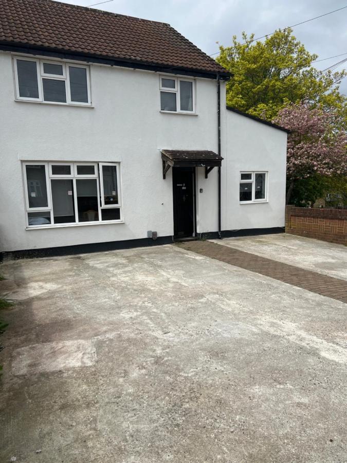 Wisdom Care: The Orpington Cutie Hotel Exterior foto